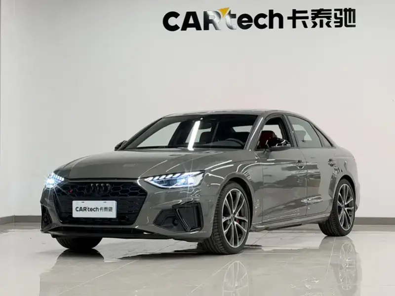 2024 Audi S4 с пробегом 10 000 км