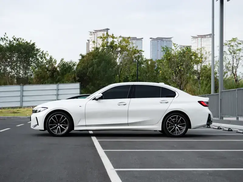 2023 BMW 3 серии с пробегом 44 000 км
