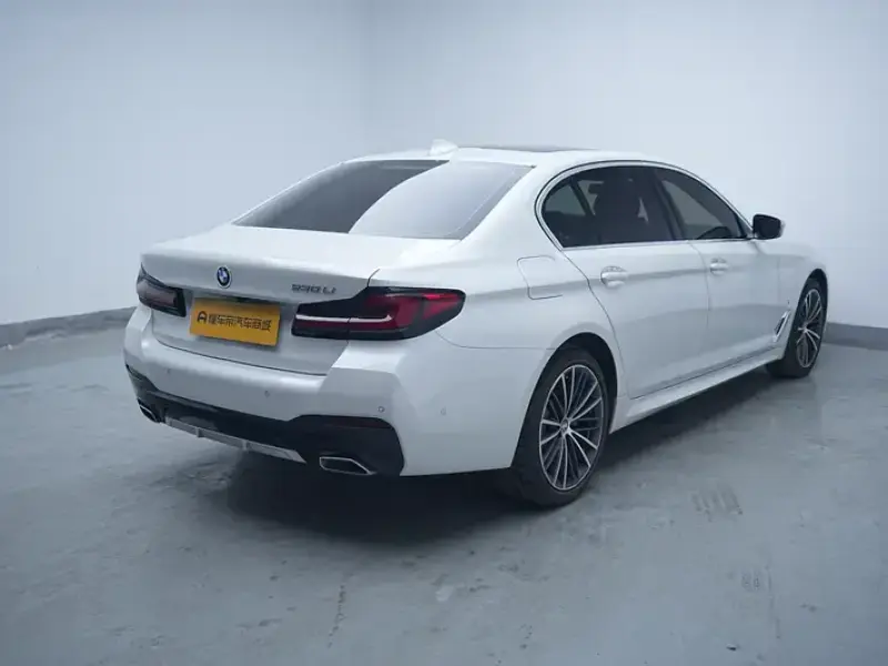 2022 BMW 5 серии с пробегом 25 100 км