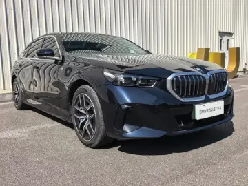 2025 BMW i5 с пробегом 15 000 км