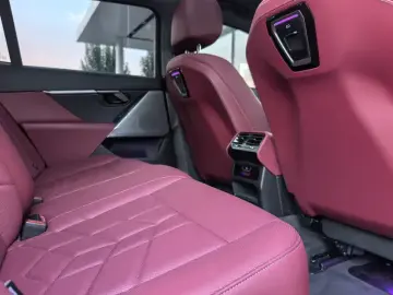 2025 BMW i5 с пробегом 15 300 км