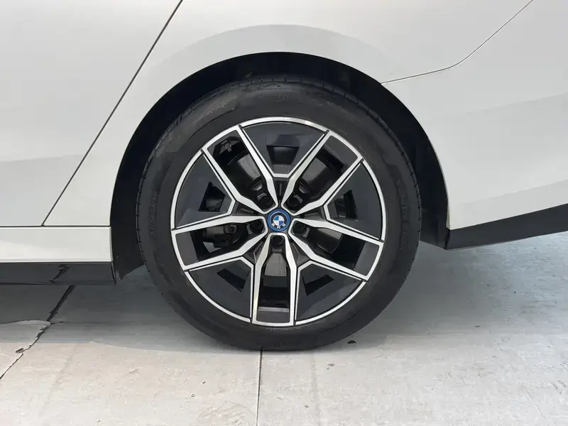 2024 BMW i5 с пробегом 47 500 км