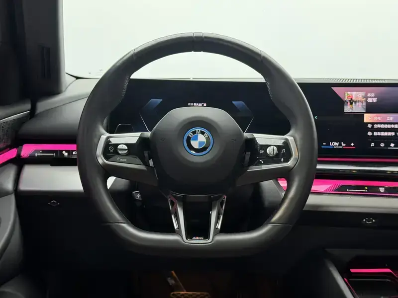 2024 BMW i5 с пробегом 47 500 км