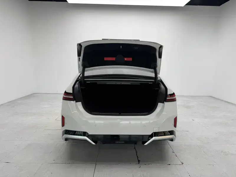 2024 BMW i5 с пробегом 47 500 км