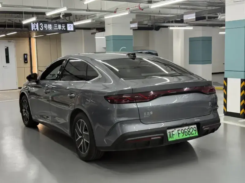 2025 BYD Qin L с пробегом 27 000 км
