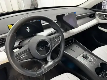 2025 BYD Seal 05 с пробегом 10 000 км