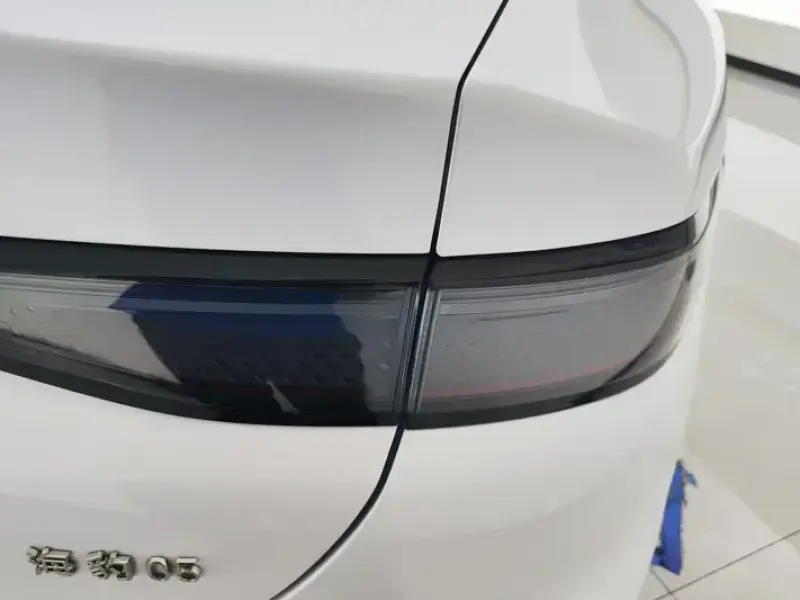 2025 BYD Seal 05 с пробегом 10 000 км