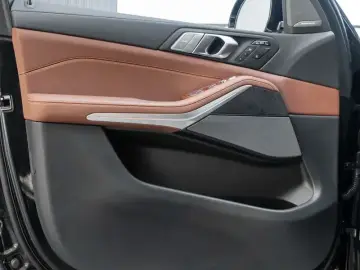 2022 BMW X7 с пробегом 49 600 км