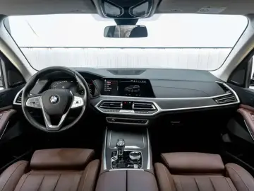 2022 BMW X7 с пробегом 49 600 км
