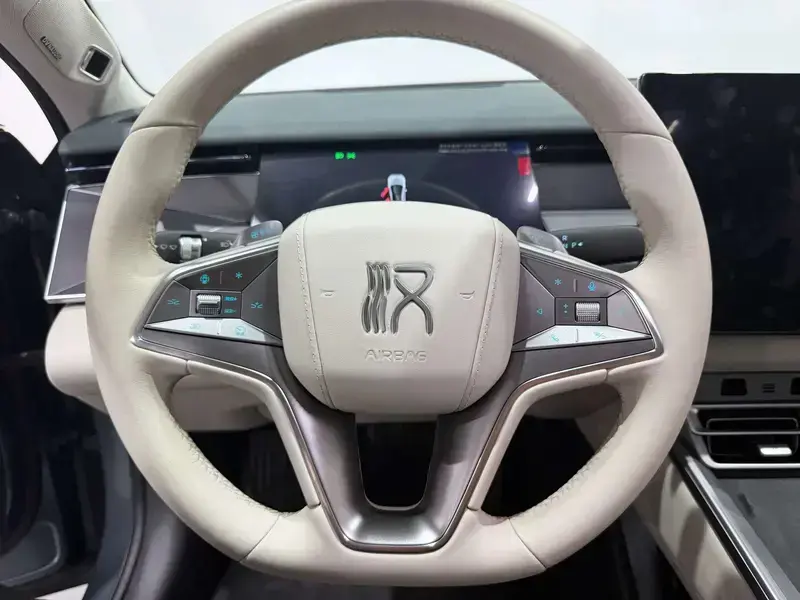2025 BYD Han L с пробегом 35 800 км