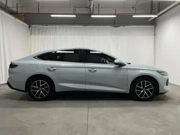 2024 BYD Qin L с пробегом 11 000 км