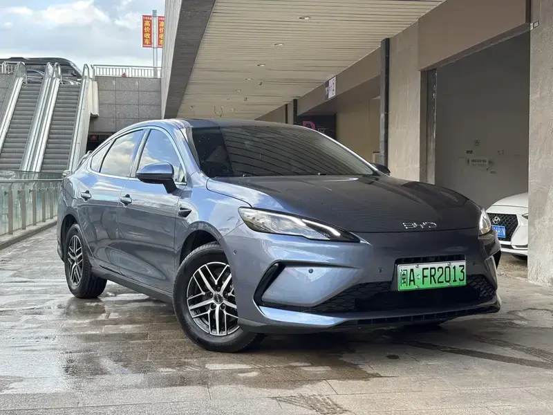 2025 BYD Seal 05 с пробегом 13 000 км