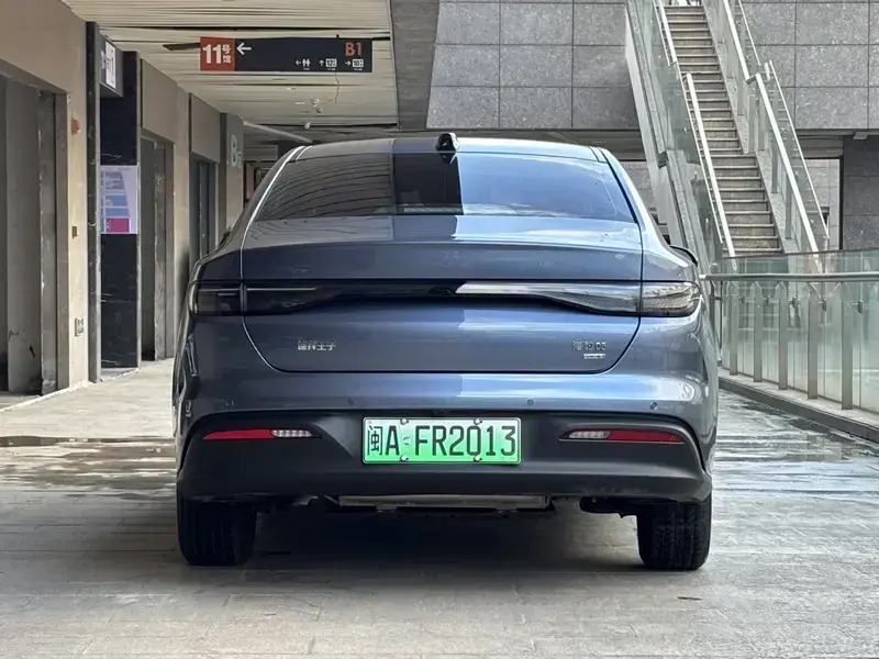 2025 BYD Seal 05 с пробегом 13 000 км