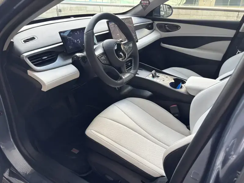 2025 BYD Seal 05 с пробегом 13 000 км