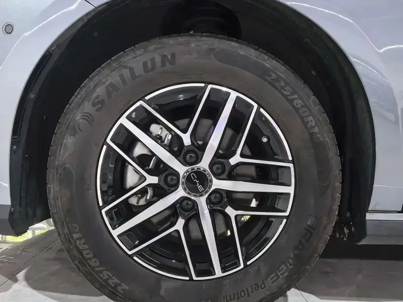 2025 BYD Seal 05 с пробегом 17 000 км