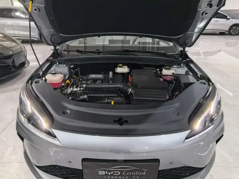 2025 BYD Seal 05 с пробегом 17 000 км