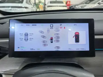 2025 BYD Seal 05 с пробегом 17 000 км