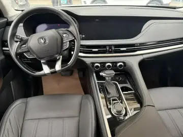 2021 Changan CS95 с пробегом 48 000 км