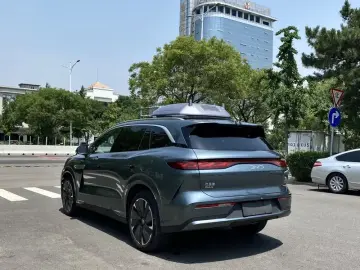 2025 BYD Tang L с пробегом 300 км