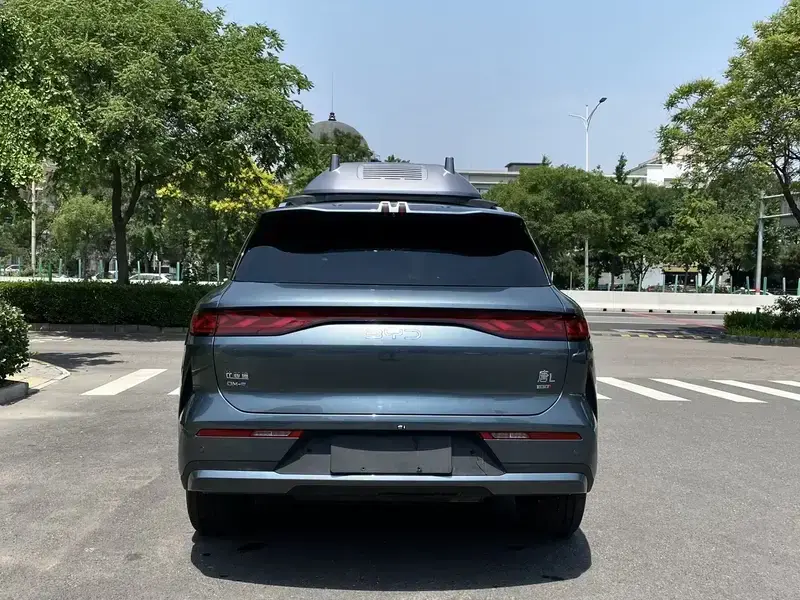 2025 BYD Tang L с пробегом 300 км