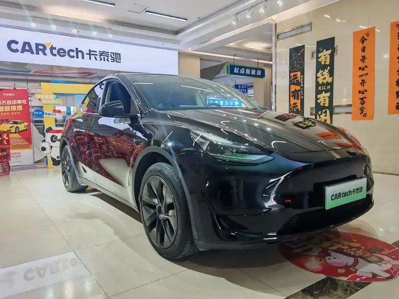 2024 Tesla Model Y с пробегом 39 000 км