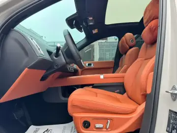 2025 Li Auto (Lixiang) L6 с пробегом 35 000 км