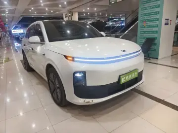 2024 Li Auto (Lixiang) L6 с пробегом 37 000 км