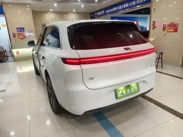2024 Li Auto (Lixiang) L6 с пробегом 37 000 км