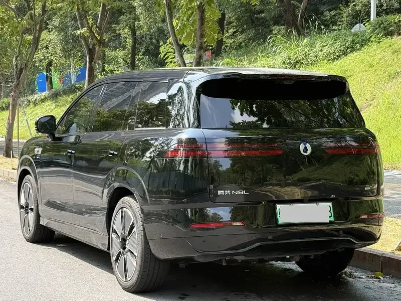 2025 Denza N8L с пробегом 37 000 км