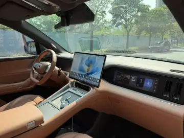 2025 Denza N8L с пробегом 37 000 км