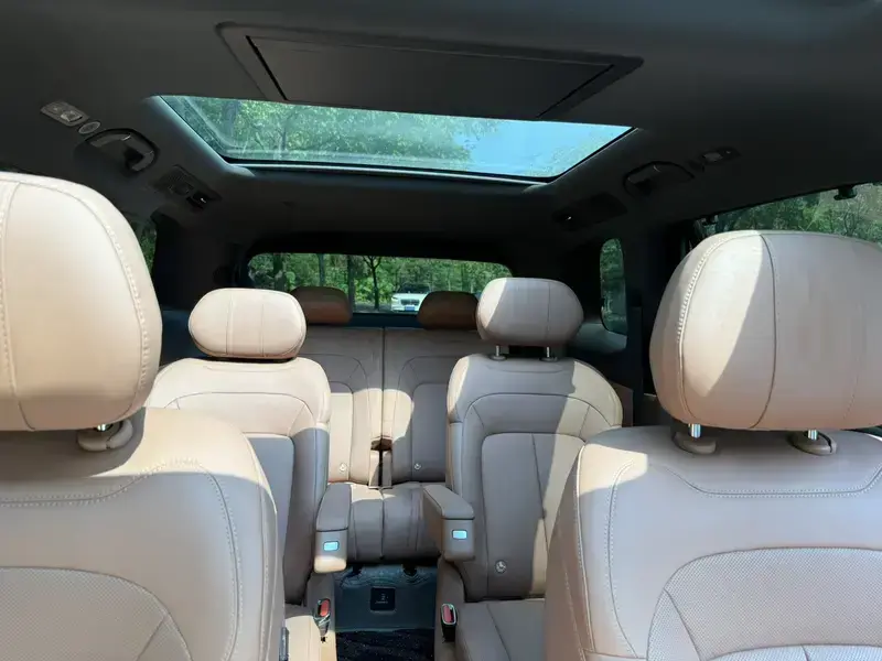 2025 Denza N8L с пробегом 37 000 км