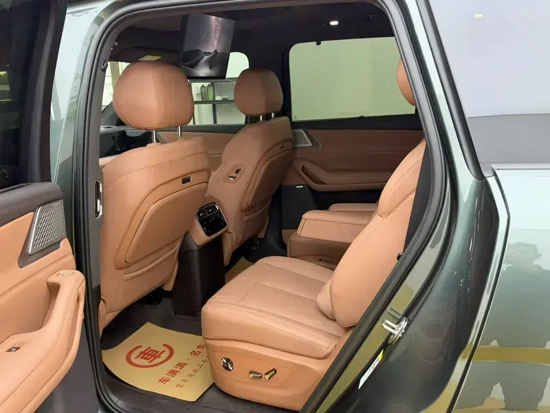 2025 Denza N8L с пробегом 12 000 км