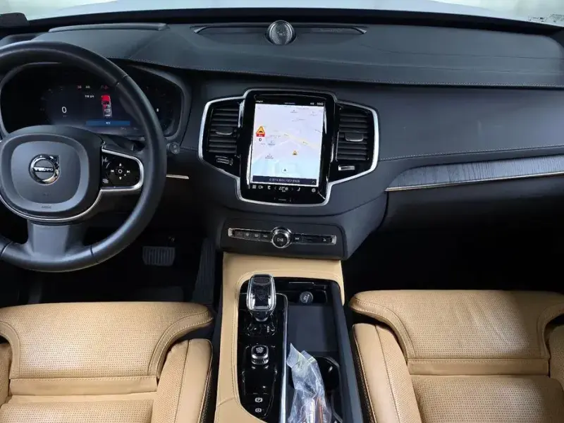 2023 Volvo XC90 с пробегом 83 450 км