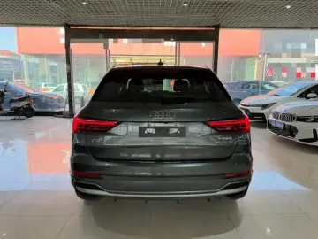 2022 Audi Q3 с пробегом 26 000 км