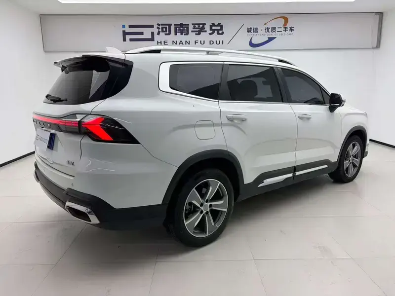 2023 Geely Haoyue L с пробегом 24 000 км