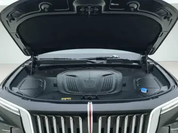 2022 Hongqi E-HS9 с пробегом 48 000 км