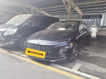 Hongqi E-QM5
