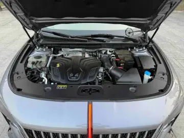 2023 Hongqi H5 с пробегом 40 000 км