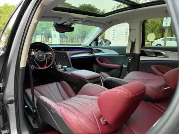 2023 Hongqi H5 с пробегом 40 000 км