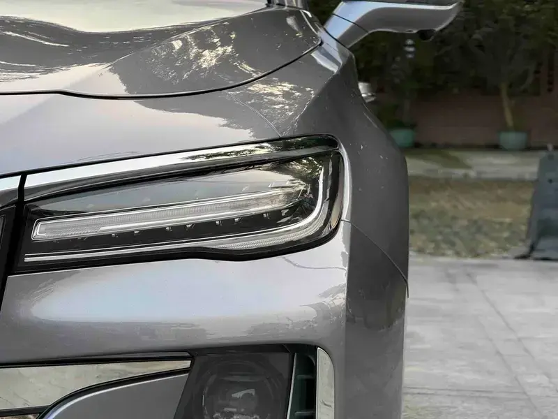 2023 Hongqi H5 с пробегом 40 000 км