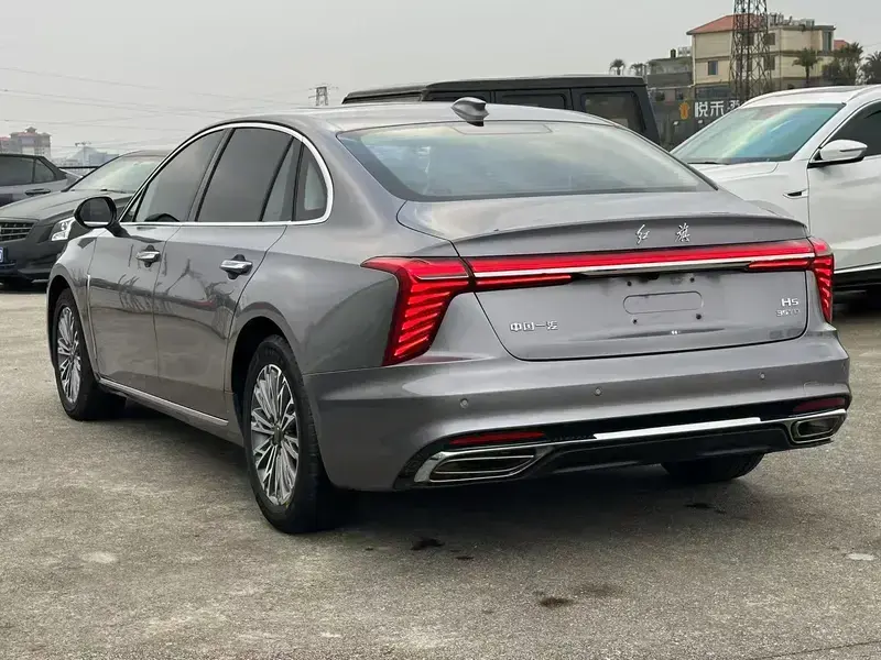 2023 Hongqi H5 с пробегом 53 000 км