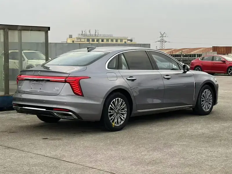 2023 Hongqi H5 с пробегом 53 000 км