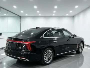 2023 Hongqi H5 с пробегом 28 000 км