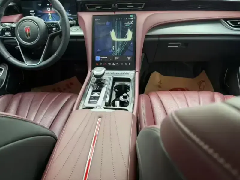 2023 Hongqi H5 с пробегом 28 000 км