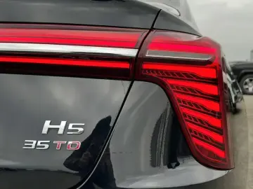 2023 Hongqi H5 с пробегом 48 000 км