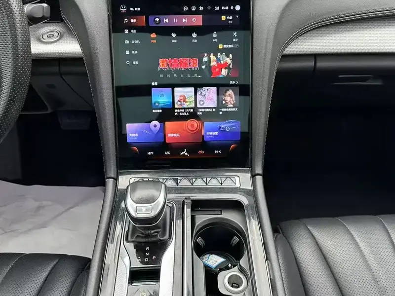 2023 Hongqi H5 с пробегом 48 000 км