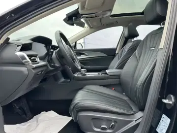 2023 Hongqi H5 с пробегом 48 000 км