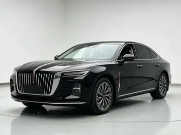 2025 Hongqi H5 с пробегом 3 000 км