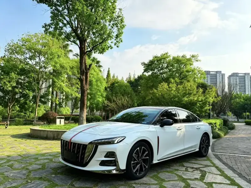 2025 Hongqi H6 с пробегом 5 000 км