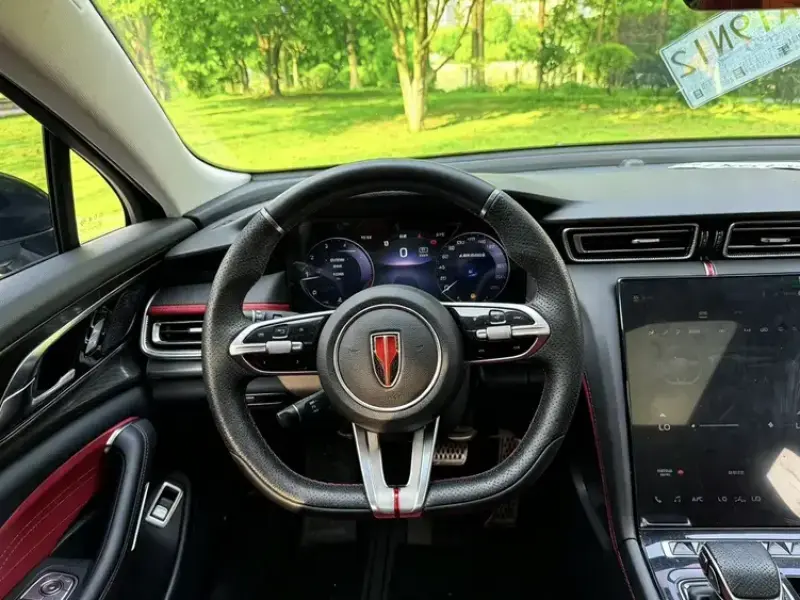2025 Hongqi H6 с пробегом 5 000 км